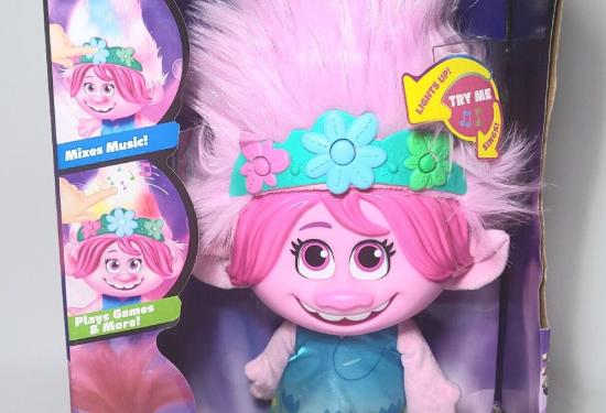 image of trolls poppy doll in package